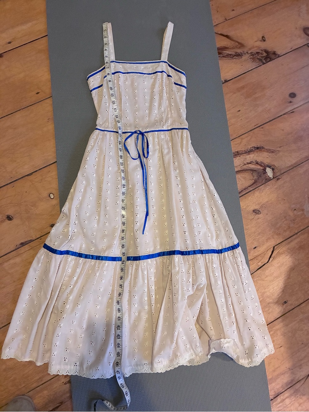 Vintage Cream Sundress with Blue Trim - Picture 6 of 8